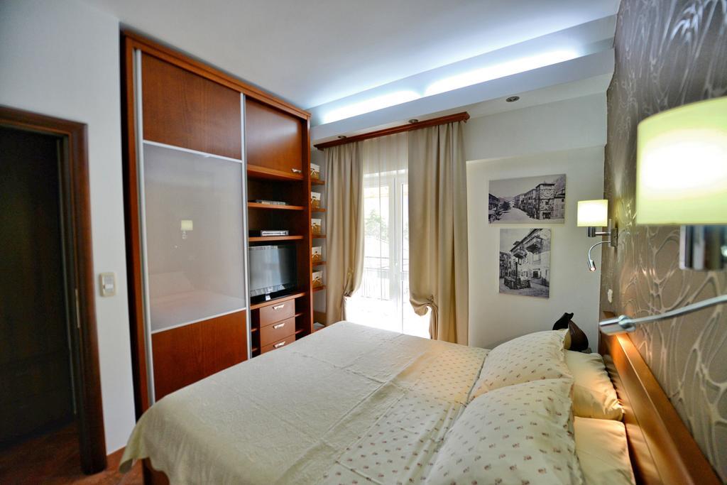 Bmb * Cattaro